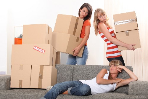 Residential and commercial moving truck service in Kentish Town
